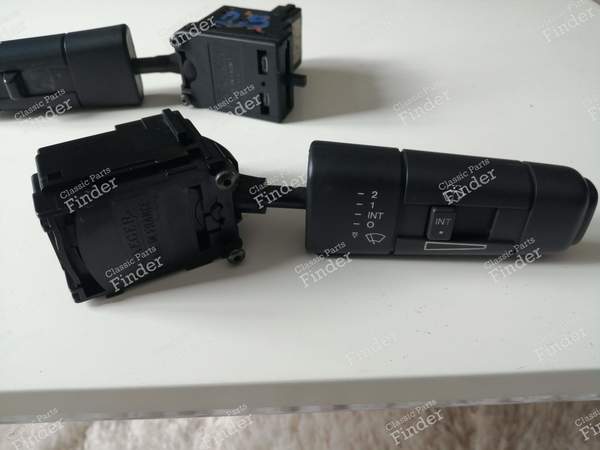 Sequential wiper blade control - CITROËN XM - 96129289ZL / 61560004- 1