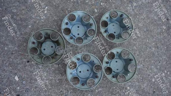 Set of 5 hubcaps - JEEP Cherokee / Wagoneer Limited / Comanche - 1