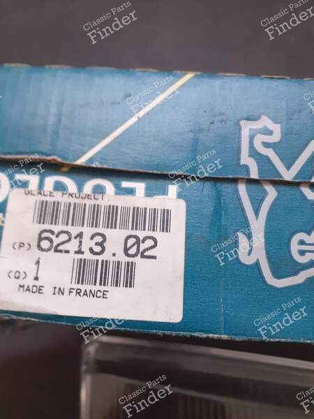Scheibe des rechten Scheinwerfers - PEUGEOT 405 / Pars / Khazar - 86011 / 6213.02- 2