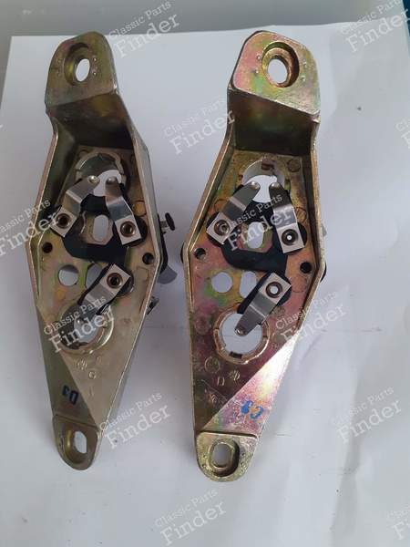 Rear bulb holders - RENAULT 4 / 3 / F (R4) - PK3674-51315 (D & G)- 0