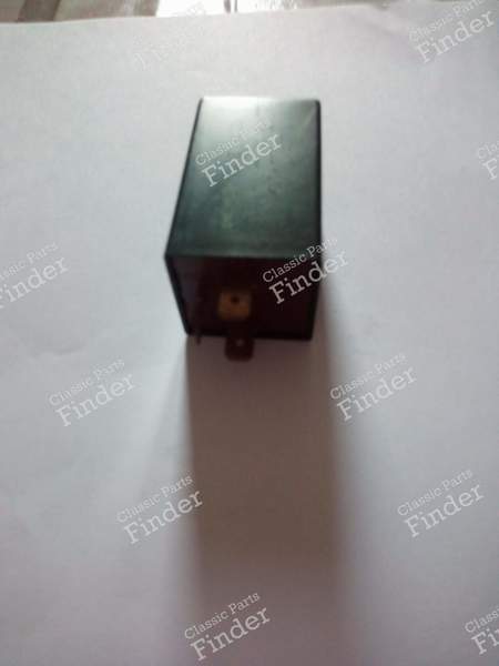 12V HORN FLASHER RELAY - RENAULT 5 (Supercinq) / Express / Rapid / Extra (R5) - M9 72029- 1