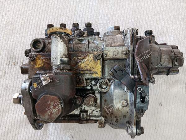 200/220D Mechanical Fuel Injection Pump - MERCEDES BENZ /8 (W114 / W115) - A6210704101- 0