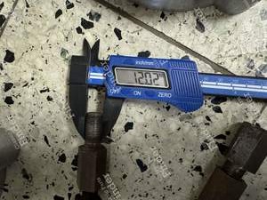 Zwei Spurverbreiterungen - RENAULT 8 / 10 (R8 / R10) - thumb-2