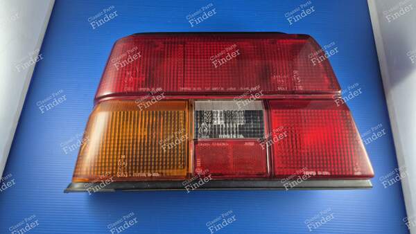 Feu arrière gauche complet - TOYOTA Tercel - 3