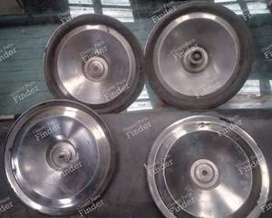 Set of 4 chrome hubcaps - PEUGEOT 404 - thumb-1
