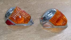 Paire de boîtiers pour feux de position latéraux et clignotants - MERCEDES BENZ W110 - K23239- thumb-2