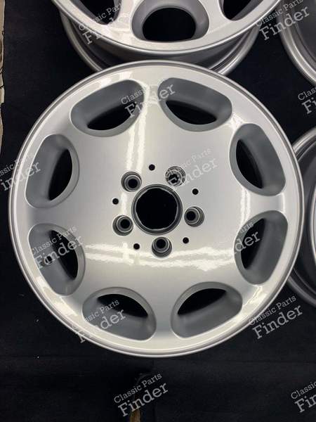 Original Mercedes Eight Holes Alloy Wheels - 7.5Jx16 ET51 - MERCEDES BENZ S (W140) - 1404000902- 4