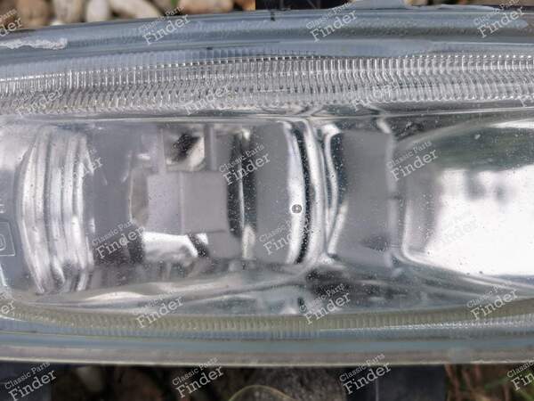 Front right fog light (older shape of front bumper) - PEUGEOT 406 Coupé - 67720881- 7