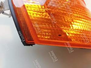 Right front turn signal light - MERCEDES BENZ C (W202) - Equiv. A 202 826 0243 / A2028260243- thumb-2