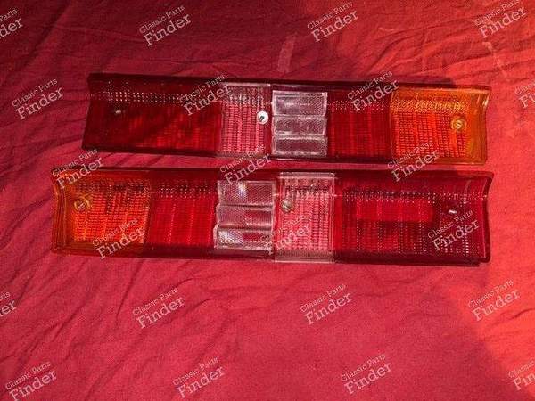 Paire de cabochons de feux arrière - Phase 2 - RENAULT 15 / 17 (R15 - R17) - 21330 / 120- 1