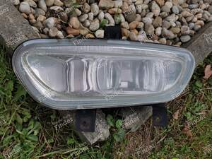 Front left fog light (older shape of front bumper) - PEUGEOT 406 Coupé