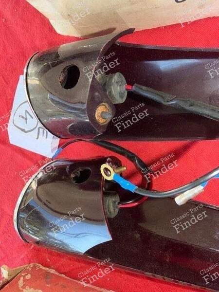 Paire de cornets de clignotants arrière plastique - 1er modèle - CITROËN DS / ID - 572 G / 574 D- 8