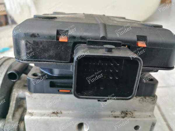 Hydraulic pump in perfect condition - CITROËN C6 - 968671388000- 2