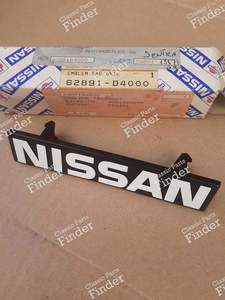 Grille emblem - NISSAN Bluebird / Stanza (T12/T72)