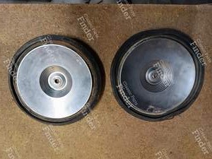 2 verchromte Radkappen - PEUGEOT 204 - thumb-1