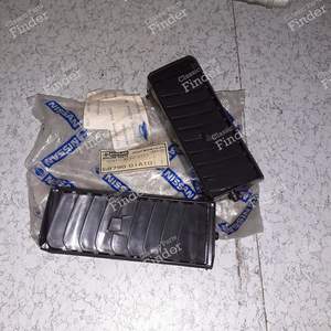 Aerator grille - DATSUN Sunny (B11)