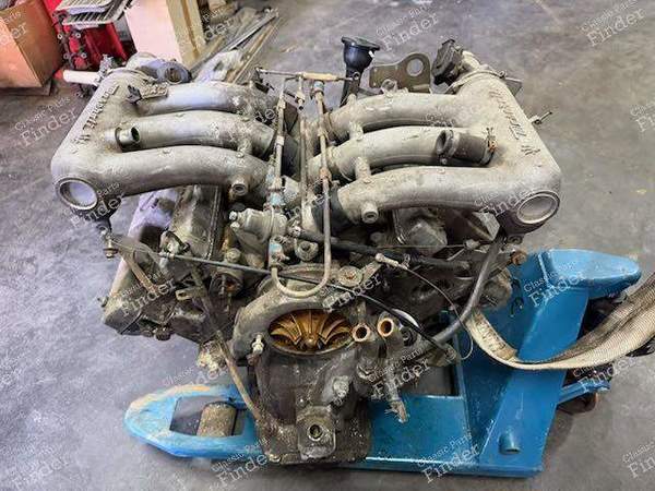 Kompletter Motor Einspritzversion - CITROËN SM - C114.03 / 301.657- 0