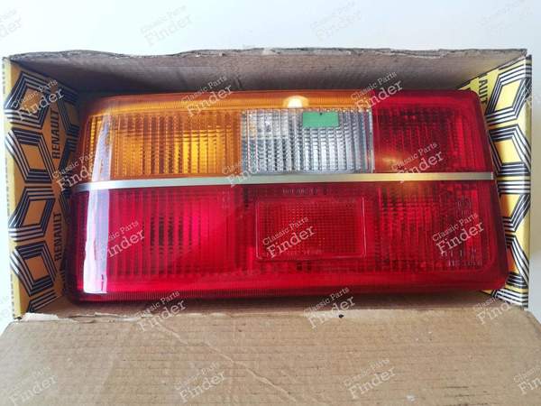 Left rear light with chrome trim - RENAULT 18 (R18) - 20781503 / 7701022419- 7