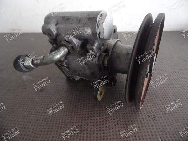 PUMPE SERVOLENKUNG - BMW 6 (E24) - 7671955144 / 32411127636 / 1127636 - Equiv. 1123634 / 324111123634- 1