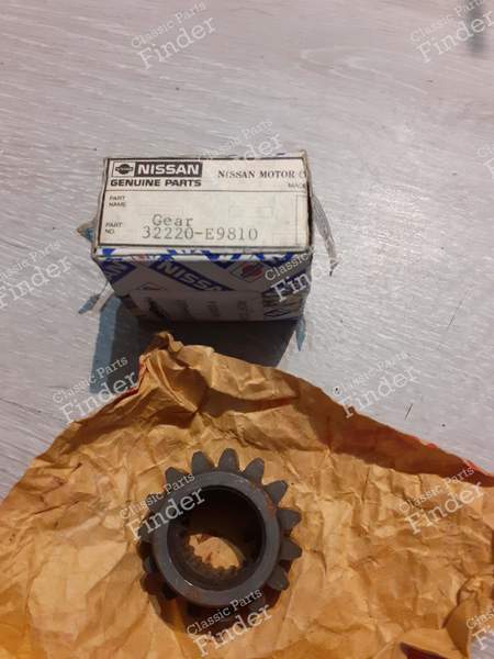 Reverse gear - DATSUN 720 - 32220E9810- 0