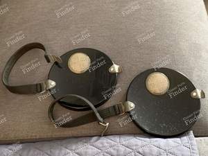 Schwarze Cibié-Schutzhüllen aus Metall für 'Oscars'. - ALPINE A110