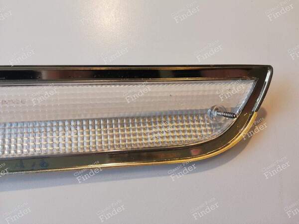 Blinker / Standlicht vorne rechts - PEUGEOT 504 - 1046 0A- 8