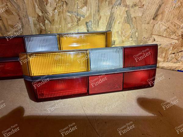Paar Rücklichter - VOLKSWAGEN (VW) Golf I / Rabbit / Caddy / Jetta - 9EL124759-061 (L) / 9EL124760-061 (R)- 3