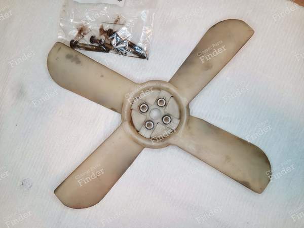 Assemblage du ventilateur de refroidissement - MERCEDES BENZ /8 (W114 / W115) - A1082050906