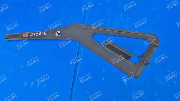 Futterblech für den rechten Vorderfuß - PEUGEOT 504 - 713216- 2