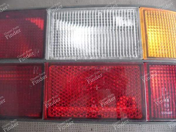 FEU ARRIERE DROIT - PORSCHE 924 - 477945216- 4