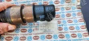 Cylindre récepteur embrayage - AUDI 100 / 200 / 5000 (C2) - 857721261 / 431721261 / 443721261- thumb-1