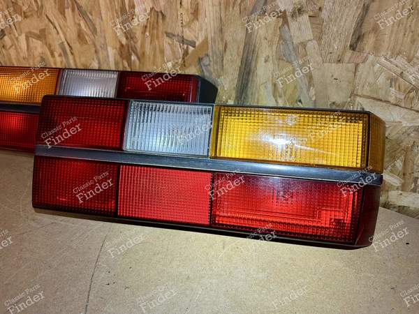 Paar Rücklichter - VOLKSWAGEN (VW) Golf I / Rabbit / Caddy / Jetta - 9EL124759-061 (L) / 9EL124760-061 (R)- 1