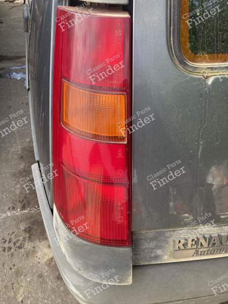 Rücklicht links - RENAULT 5 (Supercinq) / Express / Rapid / Extra (R5) - 7701030761 / 1221703- 2