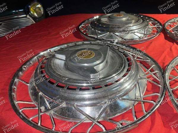 Ein Set zu 4 Radkappen mit Schmetterlingen - CITROËN DS / ID - 2