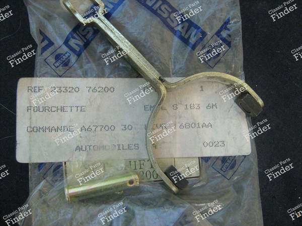 Starter fork - DATSUN 720 - 2332076200- 1