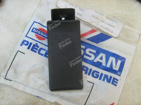 Hood release handle - NISSAN Bluebird (U11) - 011087612- 0