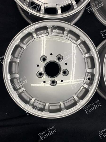Original 'Gullideckel' Alloy Wheels 6Jx15 ET49 - MERCEDES BENZ 190 (W201) - 2014001502- 5