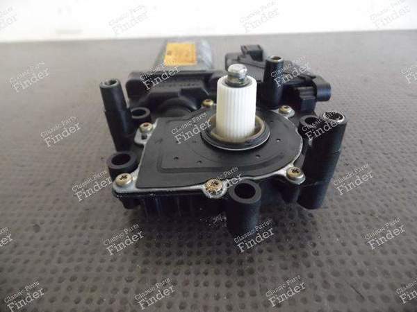 MOTEUR LEVE-VITRE DROIT - 996 COUPE & TARGA - PORSCHE 911 (996) - 99662410203 équivalente à 99662410205 et 99662410201- 7