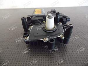 MOTEUR LEVE-VITRE DROIT - 996 COUPE & TARGA - PORSCHE 911 (996) - 99662410203 équivalente à 99662410205 et 99662410201- thumb-7