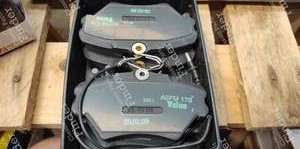 Satz Bremsklötze vorne - RENAULT Laguna I