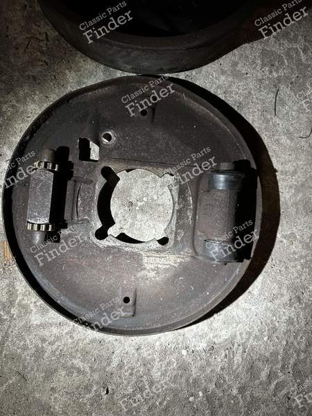 Rear brake drum and anchor plate - VOLKSWAGEN (VW) T1 - 4