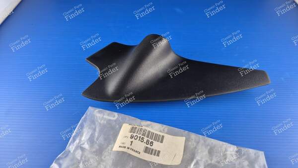 Zierblende für den linken Außenspiegel - PEUGEOT 106 - 9015.86- 2