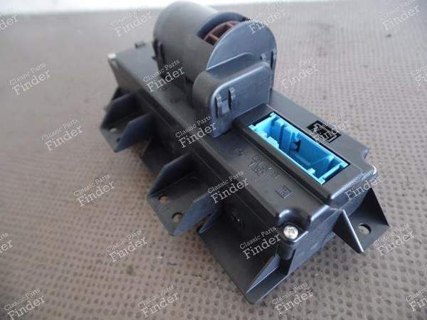 KLIMASTEUERUNG - BMW 8 (E31) - 64111392171- 7