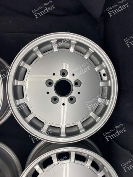 Original 'Sportline Gullideckel' Leichtmetallfelgen 7Jx15 ET41 - MERCEDES BENZ E (W124) - 1244010902- 3