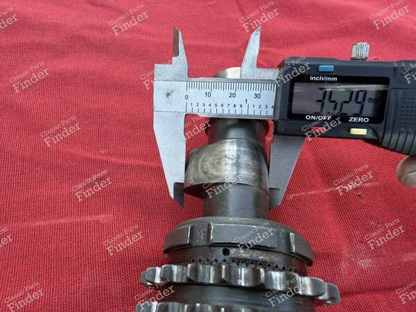 Camshaft for electronic fuel injection - CITROËN SM - 2