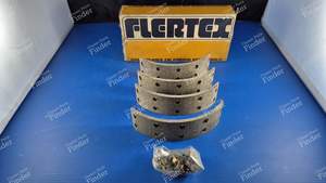 Set of 4 rear brake shoe linings - RENAULT 15 / 17 (R15 - R17)