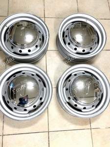 Wheels including hubs for INNOCENTI 950 S / 1100