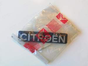 Monogramm auf dem Kofferraumdeckel 'CITROËN'. - CITROËN AX