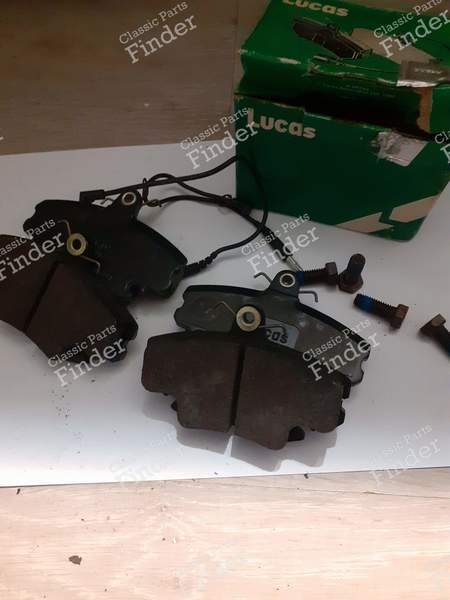 Plaquettes de frein avant - RENAULT Clio 1 - GDB400- 0