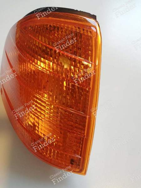 Right front turn signal light - MERCEDES BENZ C (W202) - Equiv. A 202 826 0243 / A2028260243- 1